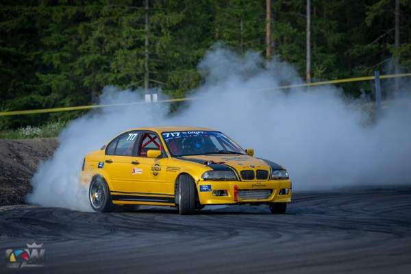 BMW 318 Toholampi - изображение 1