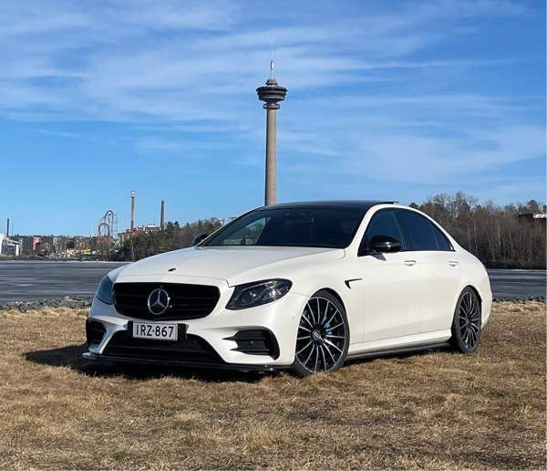Mercedes-Benz E Lempaeaelae - photo 2