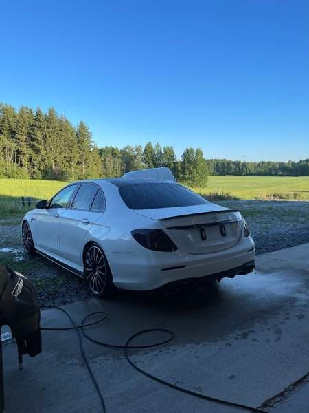 Mercedes-Benz E Lempaeaelae - photo 5