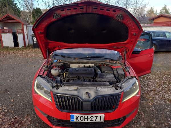 Skoda Superb Лохья - изображение 5