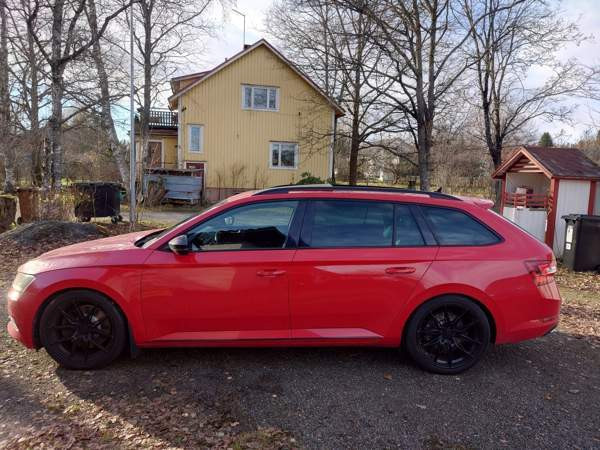 Skoda Superb Лохья - изображение 1