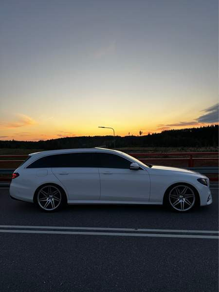 Mercedes-Benz E Glebychevo - valokuva 4