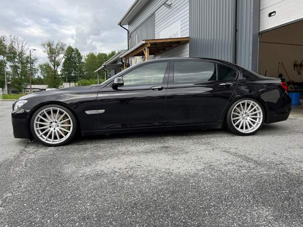 BMW 750 Zaporiz'ka Oblast' - valokuva 2