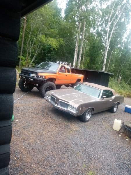 Oldsmobile Cutlass Glebychevo - valokuva 2