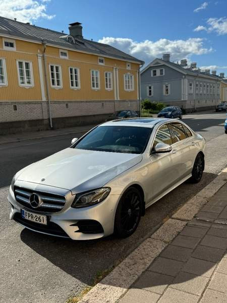 Mercedes-Benz E Turtkul - valokuva 1