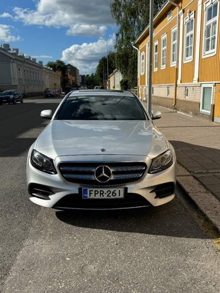Mercedes-Benz E Turtkul - valokuva 4