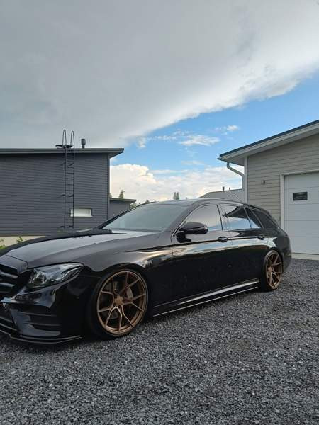 Mercedes-Benz E Liminka - изображение 1