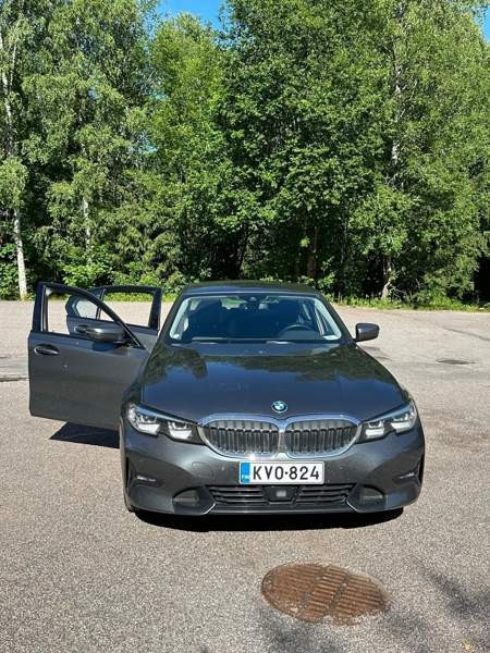 BMW 330 Helsinki - valokuva 1