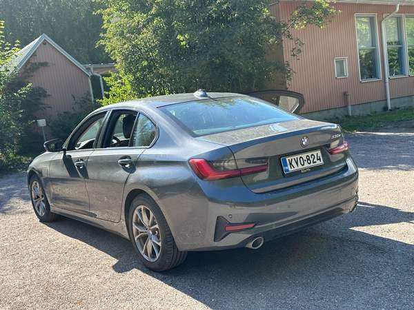 BMW 330 Helsinki - valokuva 2