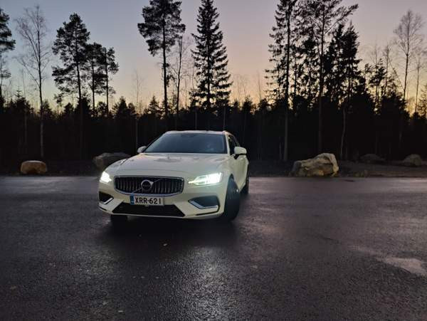 Volvo V60 Оулу - изображение 1