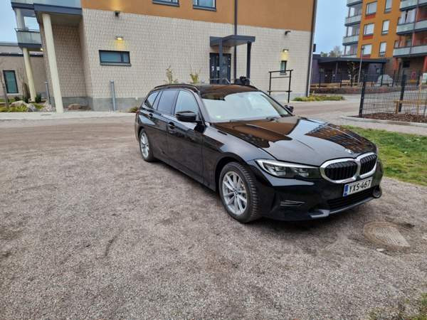 BMW 330 Kerava - valokuva 1
