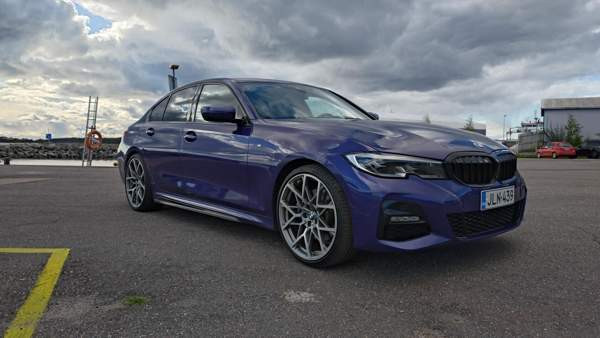 BMW 330 Helsinki - valokuva 1