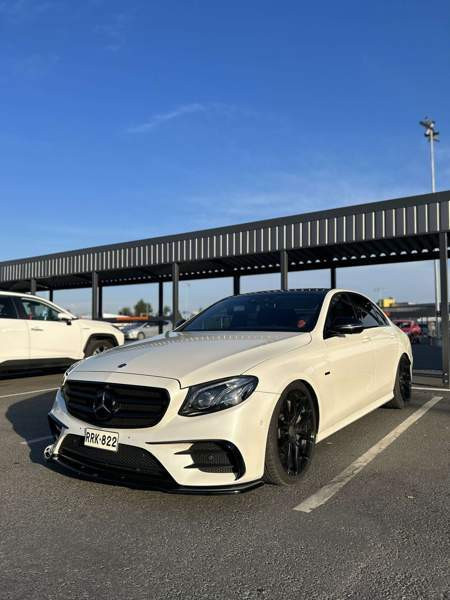 Mercedes-Benz E Rovaniemi - valokuva 1