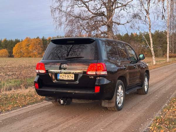 Toyota Land Cruiser Sarov - valokuva 3