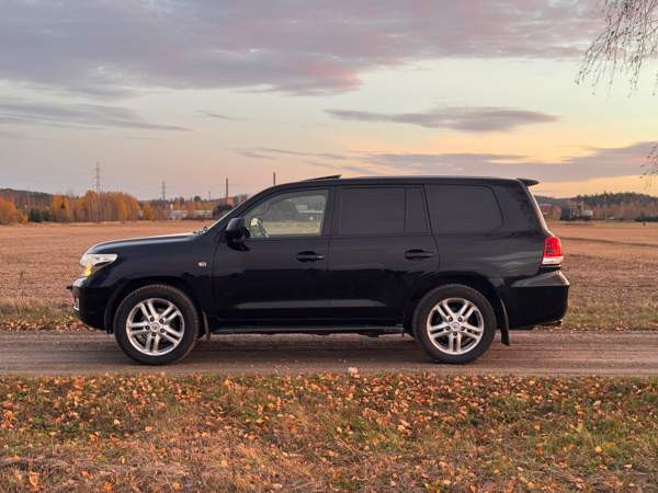 Toyota Land Cruiser Sarov - valokuva 5