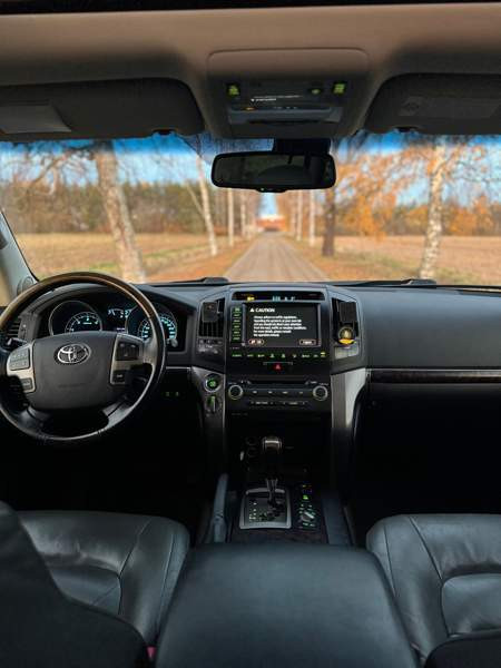 Toyota Land Cruiser Sarov - valokuva 8