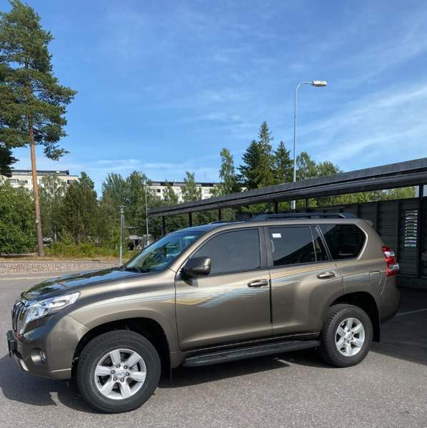 Toyota Land Cruiser Helsinki - photo 3