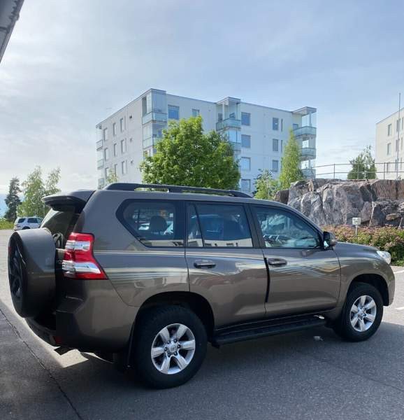 Toyota Land Cruiser Helsinki - photo 2