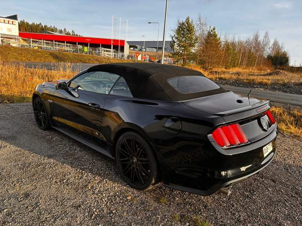 Ford Mustang Jyväskylä - valokuva 3