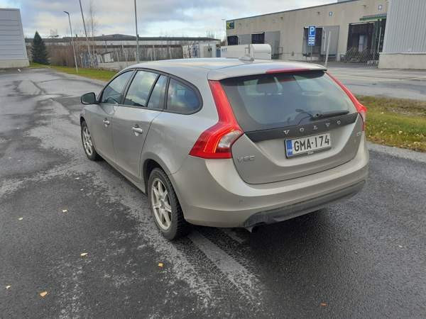 Volvo V60 Рахе - изображение 3
