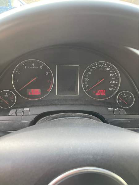 Audi A4 Куусамо - изображение 5