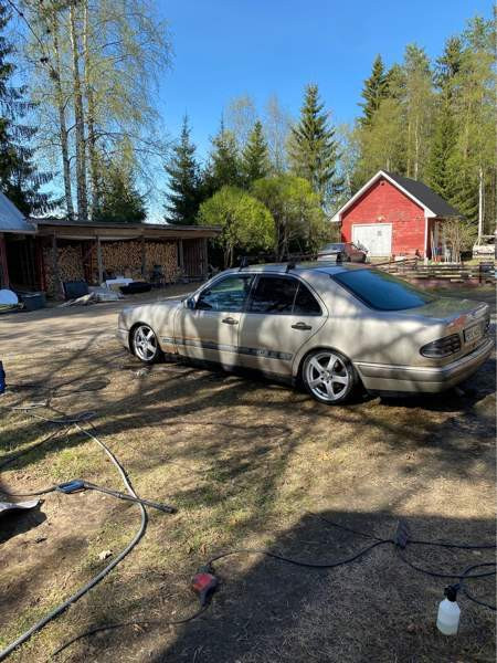 Mercedes-Benz E Muhos – foto 2