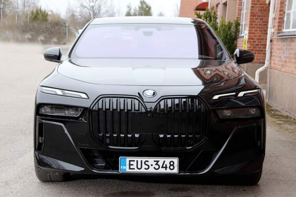 BMW 750 Loimaa - valokuva 3