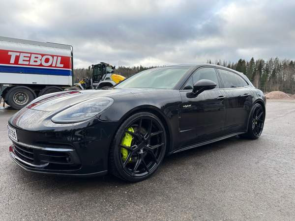 Porsche Panamera Nurmijaervi - photo 1