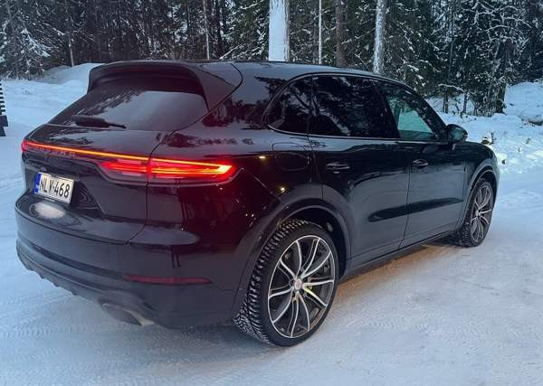 Porsche Cayenne Vantaa - valokuva 1