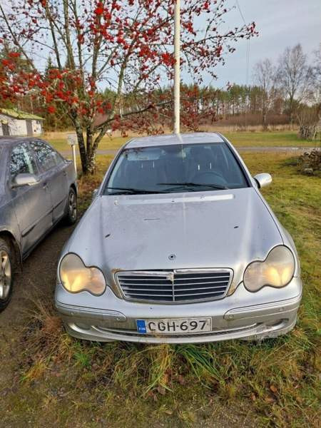 Mercedes-Benz 220 Liperi - изображение 2