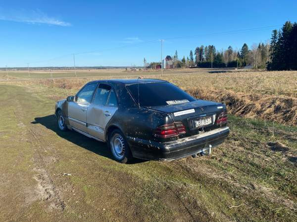 Mercedes-Benz E Alahärmä – foto 2