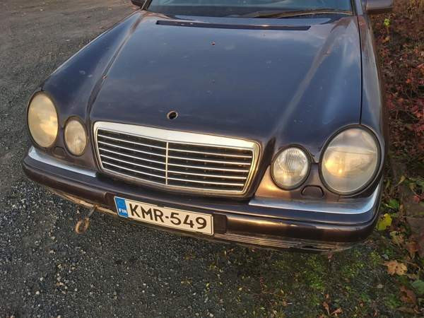 Mercedes-Benz E Siilinjärvi - valokuva 2