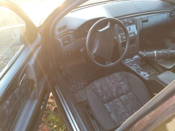 Mercedes-Benz E Siilinjärvi - valokuva 6