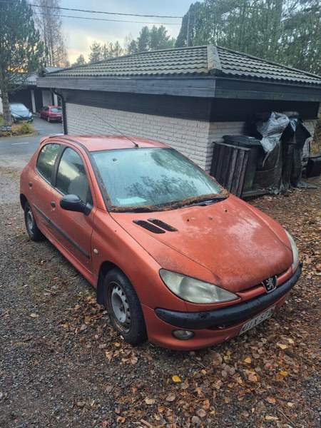 Peugeot 206 Савонлинна - изображение 1