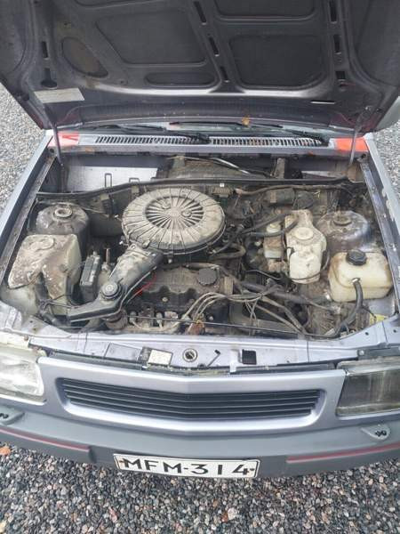 Opel Corsa Lovisa - valokuva 8