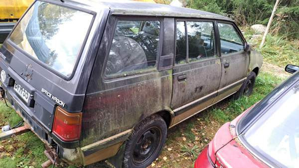 Mitsubishi Space Wagon Juuka - valokuva 2
