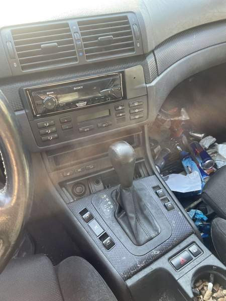 BMW 330 Lons-le-Saunier - valokuva 8