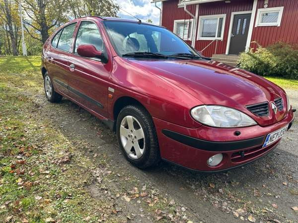 Renault Megane Teuva - valokuva 1