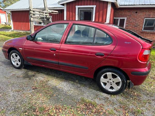 Renault Megane Teuva - valokuva 4