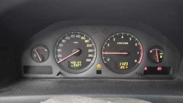 Volvo V70 Luga - photo 2