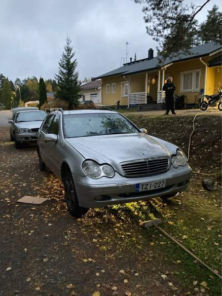 Mercedes-Benz 220 Jyväskylä - valokuva 1