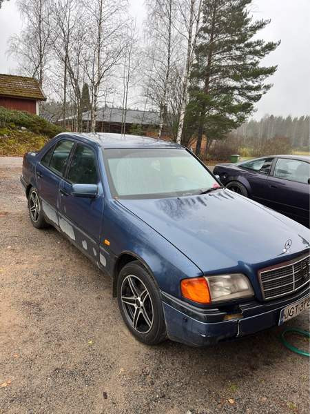 Mercedes-Benz C Sarov - valokuva 3