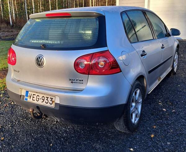 Volkswagen Golf Kruunupyy - valokuva 3