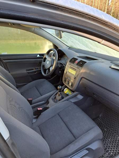 Volkswagen Golf Kruunupyy - valokuva 4