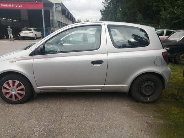 Toyota Yaris Riihimäki - valokuva 3