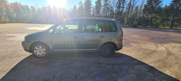 Volkswagen Touran Anjalankoski - изображение 8