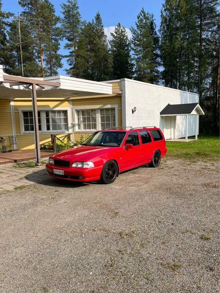 Volvo V70 Jaervenpaeae – foto 1