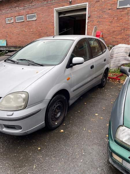 Nissan Almera Tino Oulu - valokuva 2