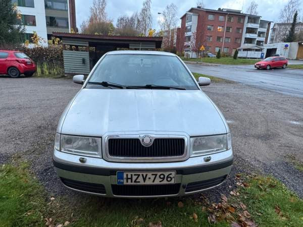 Skoda Octavia Luga - valokuva 1