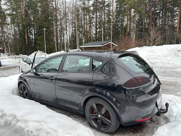 Seat Leon Vantaa - valokuva 1